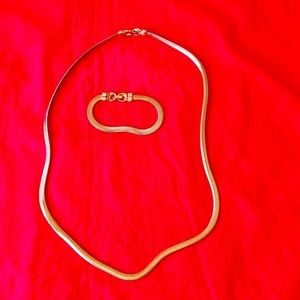 Woman  necklace and bracelet set, Monet Jewelry,herringbone gold color.